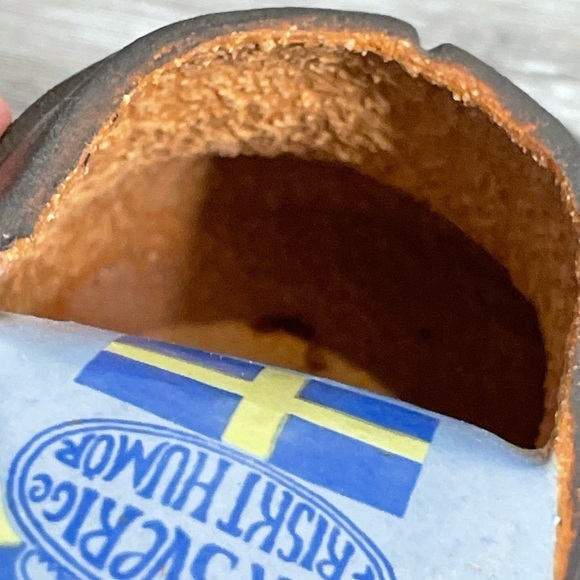 Gustavsberg Made in Sweden Heja Sverige Friskt Humor Clog Pottery - Picture 2 of 11